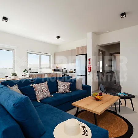 Angelica * Παραλίμνι